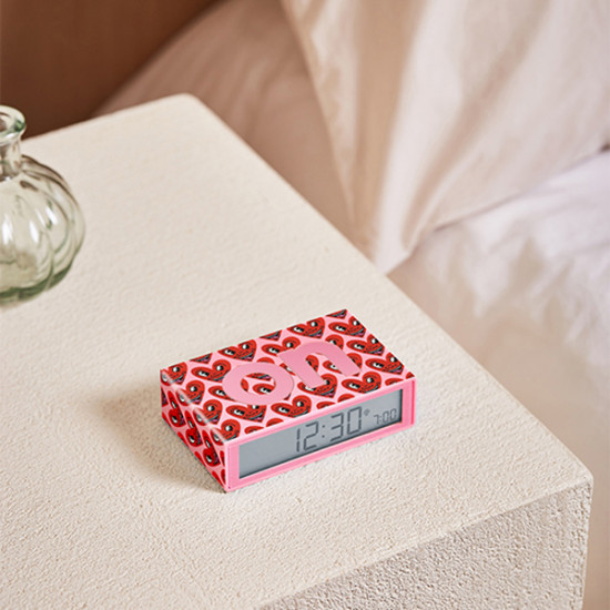 Lexon - Despertador FLIP+ (Keith Haring heart pink) Lexon - Despertador FLIP+ (Keith Haring heart pink)
